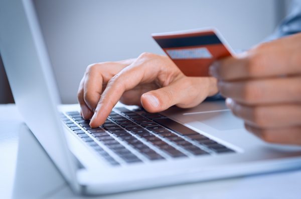 Bientôt une carte pour tout type de transactions sur net en Algérie