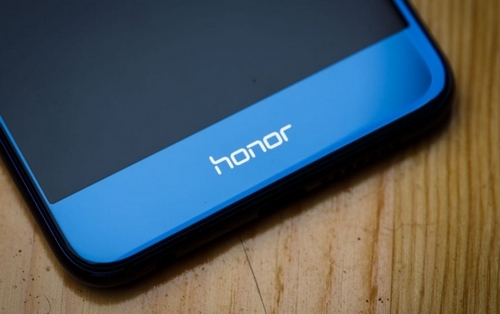 Honor 8S spécifications et photos en ligne