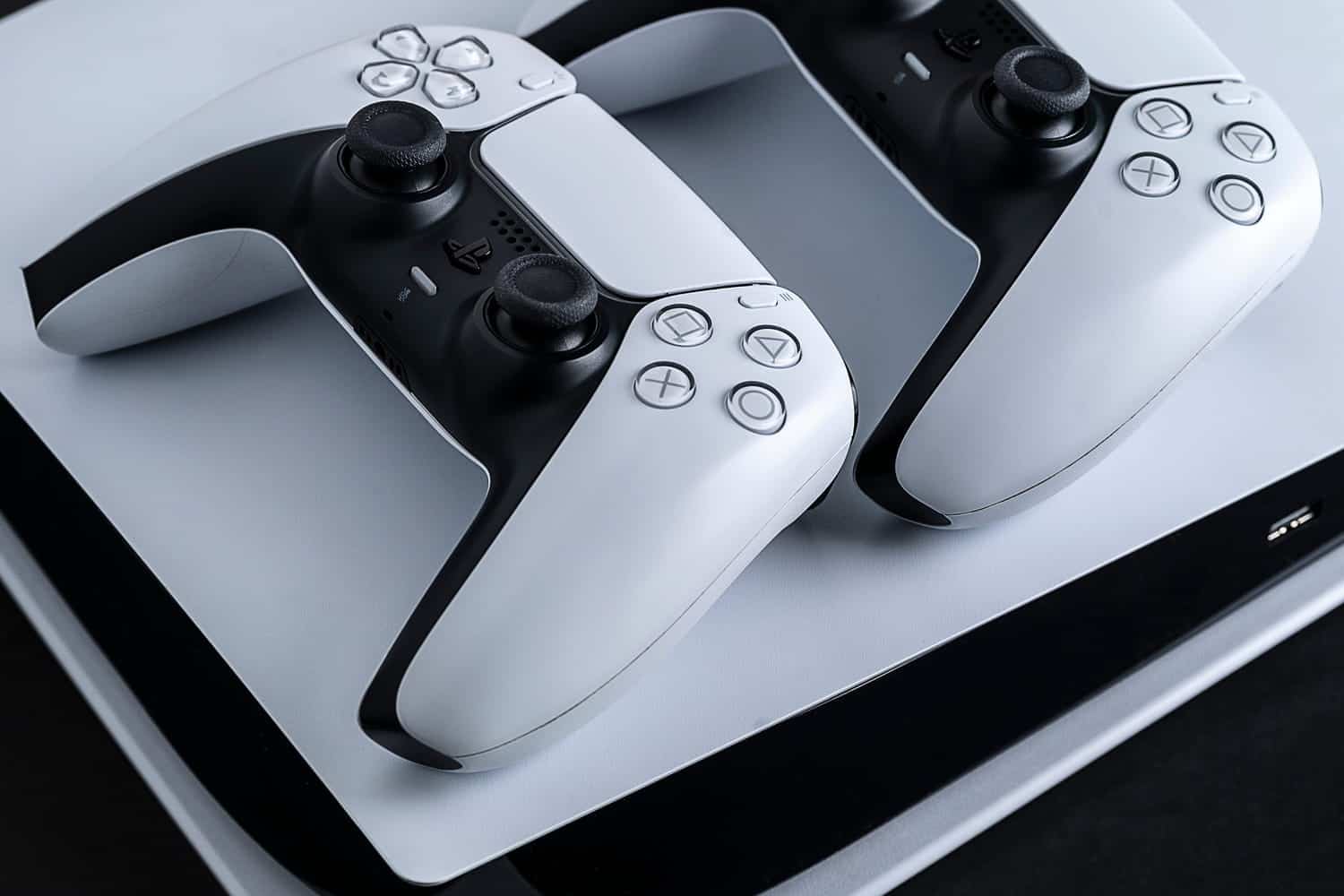 SFR offrira la PS5 avec son abonnement à la fibre optique
