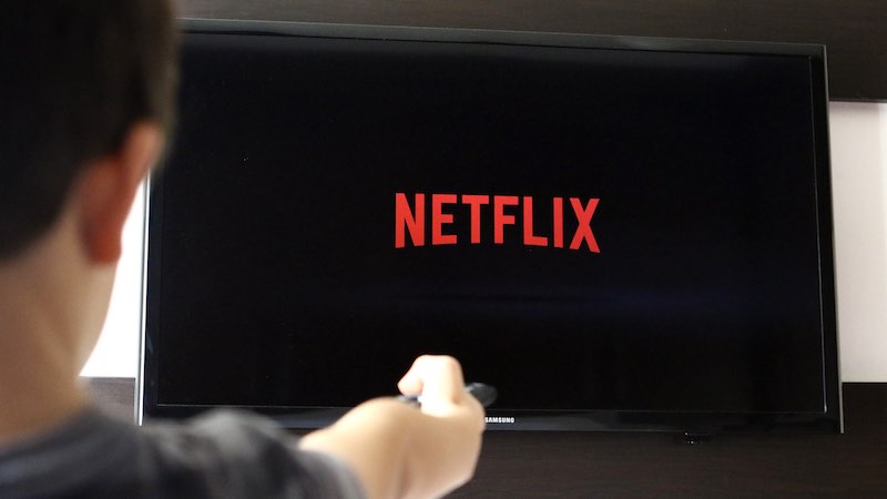 Netflix va bientôt vous faire payer pour avoir partagé vos mots de passe avec d’autres personne
