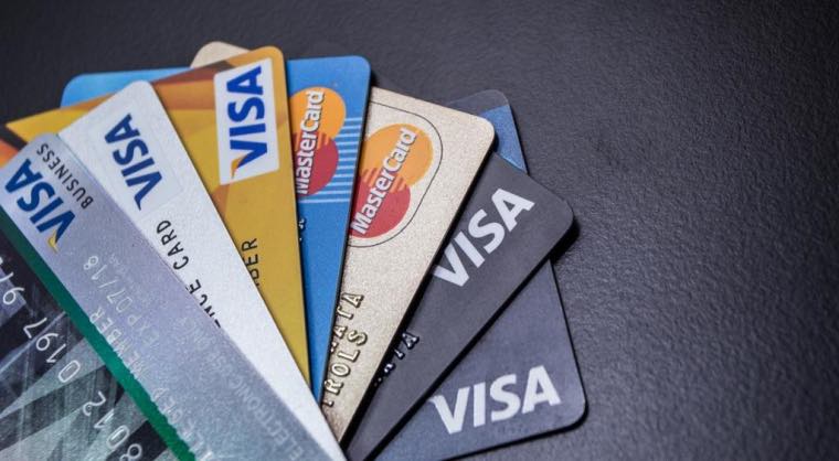 Cartes bancaires en Algérie (2025) : Les solutions incontournables pour vos achats en ligne