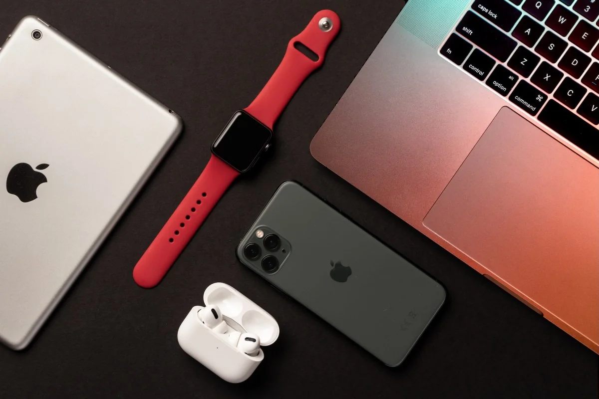 Apple accumule des stocks face aux pénuries à venir